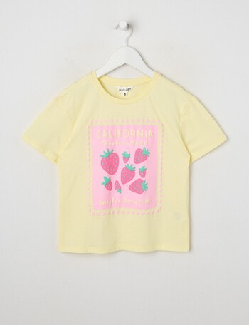 Mac & Ellie Strawberries Short Sleeve Boxy Tee, Lemon product photo