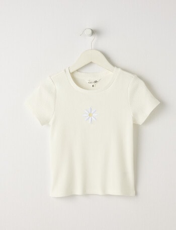 Mac & Ellie Daisy Short Sleeve Rib Tee, White product photo