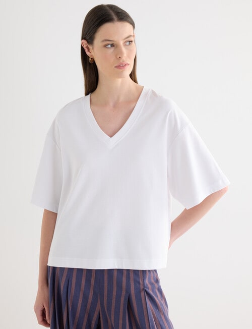 Jigsaw Amplify V-Neck Short Sleeve Tee, Chalk product photo