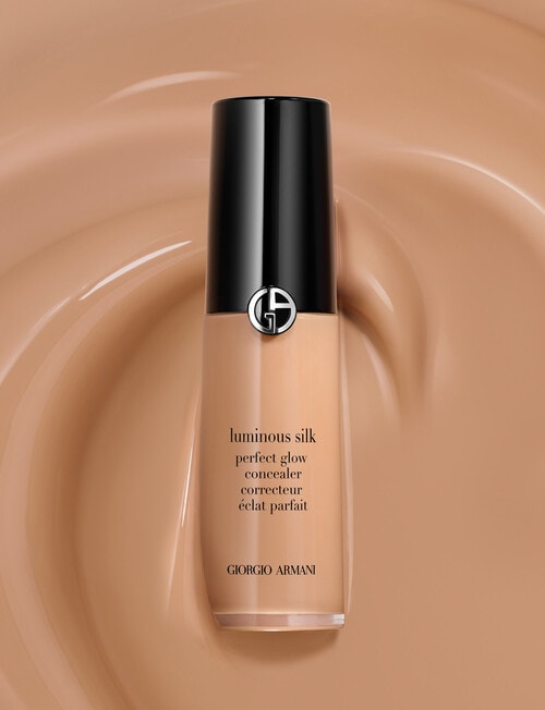 Armani Luminous Silk Perfect Glow Concealer product photo View 04 L