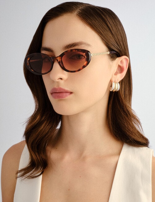 Fiorelli Meghan Sunglasses, Dark Tortoise product photo