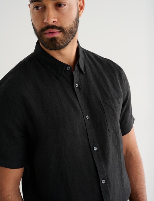 Gasoline Short Sleeve Linen Shirt, Black product photo View 04 L
