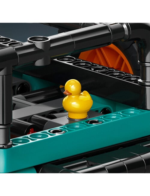 LEGO Technic Jeep&reg; Wrangler Rubicon SUV, 42227 product photo View 06 L