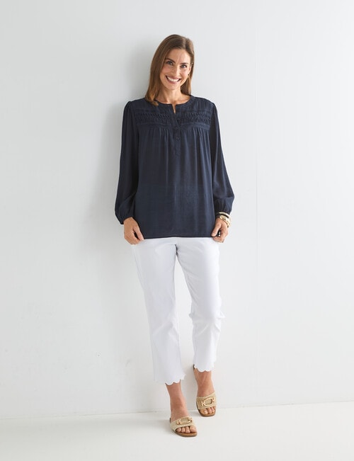 Ella J Scalloped Leg Crop, White product photo View 03 L
