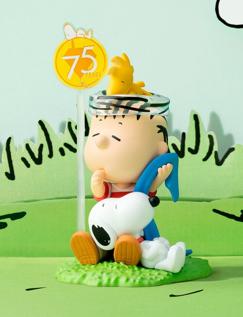 Pop Mart Peanuts 75th Anniversary - Snoopy Comic Life Series Figures product photo View 08 L