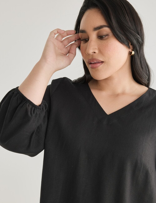 Studio Curve Linen Viscose V-neck 3/4 Sleeve Top, Black product photo View 05 L