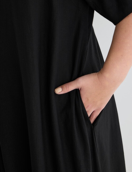 Studio Curve Linen Blend Centre Front Pleat Dress, Black product photo View 04 L