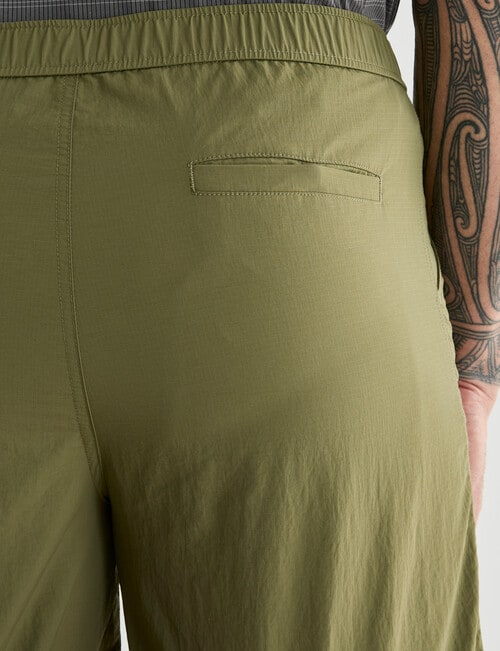 Kauri Trail Trek Short, Khaki product photo View 05 L