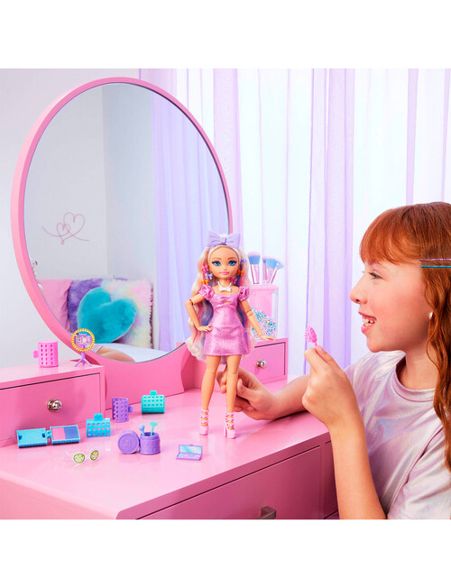 Barbie Dream Besties Malibu Fashion Doll product photo View 07 L