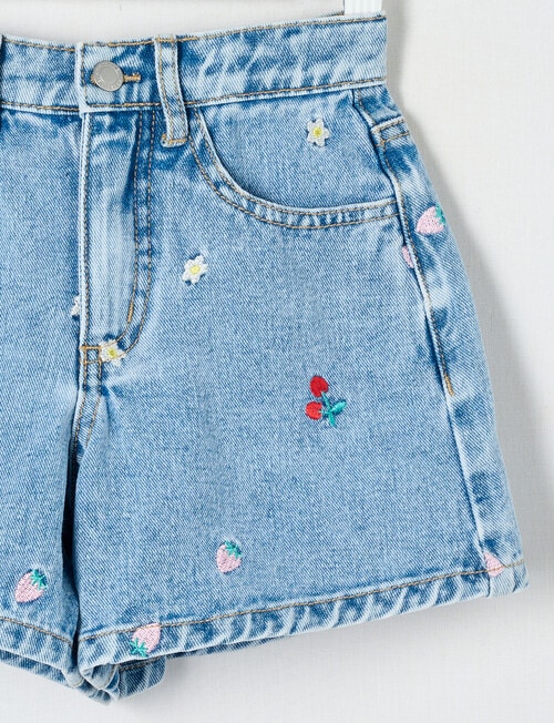 Mac & Ellie Embroidered Fruit Relaxed Denim Short, Washed Blue product photo View 03 L