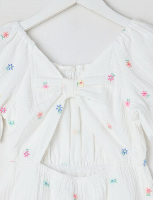 Mac & Ellie Cut Out Back Embriodered Flower Dress, White product photo View 03 L