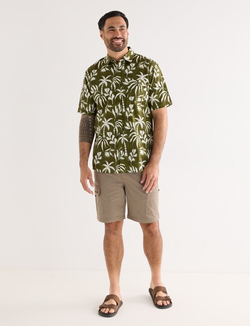 Kauri Trail Palms Short Sleeve Shirt, Olive product photo View 03 L