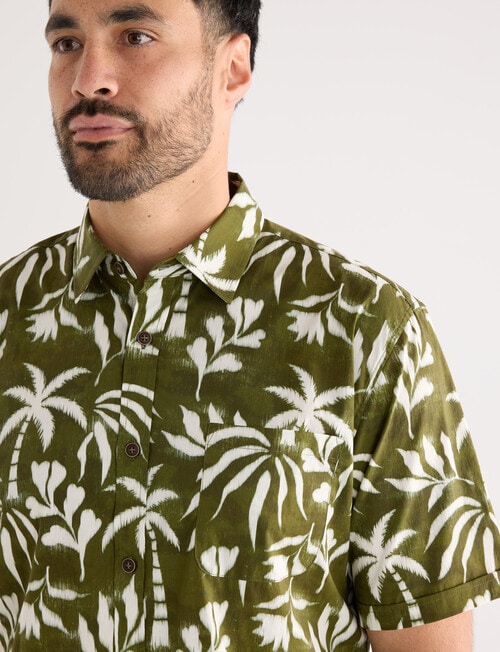Kauri Trail Palms Short Sleeve Shirt, Olive product photo View 04 L