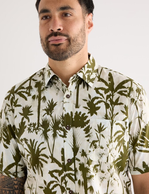 Kauri Trail Print Short Sleeve Shirt, Natural product photo View 04 L