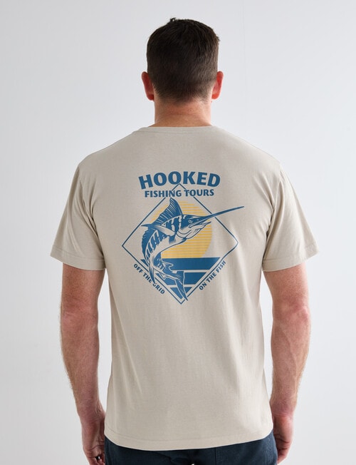 Chisel Hooked Short Sleeve Print Tee, Natural product photo View 02 L