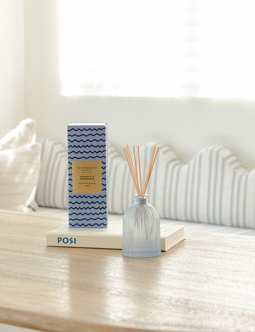 Peppermint Grove Magnolia & Cedarwood Large Diffuser, 350ml product photo View 03 L