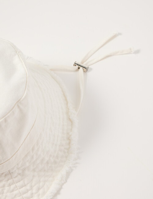 Mac & Ellie Chin Tie Bucket Hat, Sunkissed White product photo View 04 L