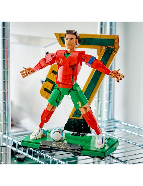 LEGO Cristiano Ronaldo, Soccer Legend, 43016 product photo View 07 L