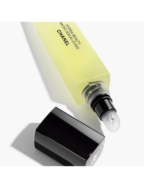 CHANEL HYDRA BEAUTY MICRO S&Eacute;RUM L&Egrave;VRES Intense Replenishing Hydration, Frais, 11ml product photo View 02 L
