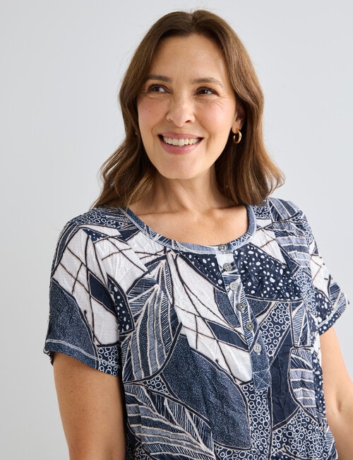 Line 7 Hielding Crush Tee, Navy Print product photo View 04 L