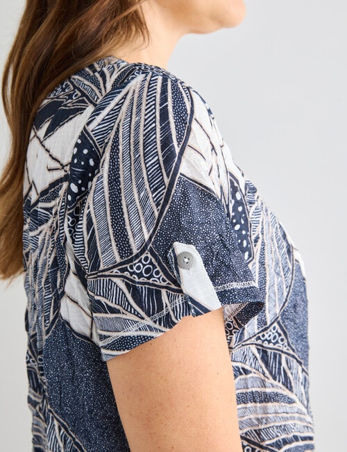 Line 7 Hielding Crush Tee, Navy Print product photo View 05 L