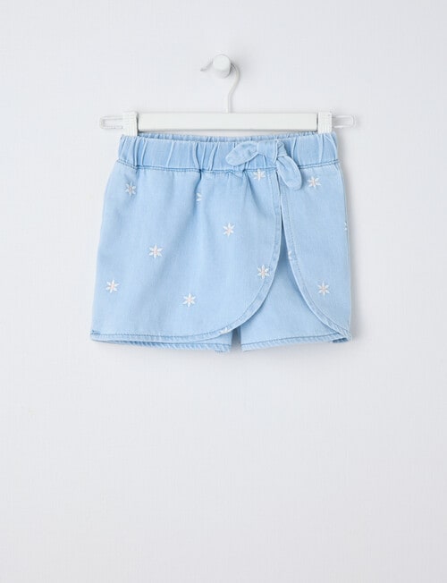 Mac & Ellie Daisies Denim Skort, Light Blue product photo