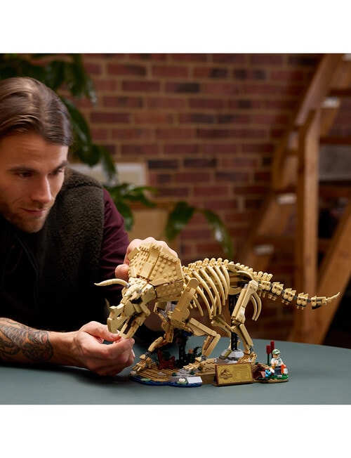 LEGO Jurassic World Jurassic World Fossils: Triceratops, 77985 product photo View 05 L