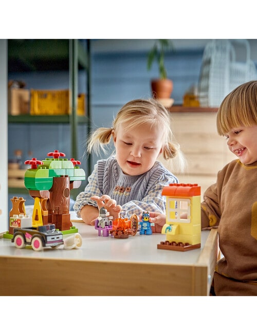 LEGO DUPLO Bluey Pizza Girls, 10469 product photo View 04 L