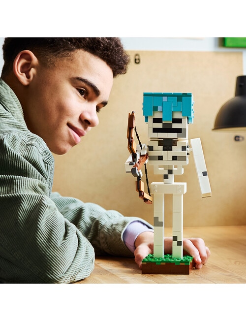 LEGO Minecraft Minecraft&reg; The Skeleton Gaming D&eacute;cor, 21594 product photo View 04 L