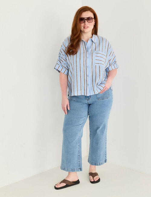Amy & Ivy Pocket Front Flared Crop Jean, Blue Wash product photo View 03 L