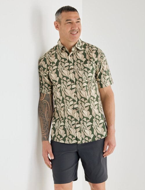 Kauri Trail Lawn Palm Print Short Sleeve Shirt, Khaki product photo