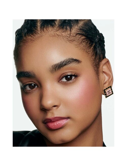 CHANEL DUO DE BAUMES Multi-Use Duo Stick product photo View 05 L