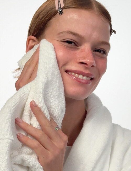 Clinique Moisture Surge Exfoliating Glow Cleanser, 125ml product photo View 08 L
