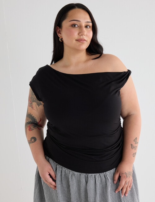 Amy & Ivy Asymmetrical Knit Top, Black product photo