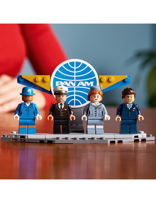 Lego Icons Douglas DC-3 PAN AM&reg; Airliner, 11378 product photo View 04 L