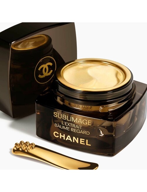 CHANEL SUBLIMAGE L'EXTRAIT BAUME REGARD Ultimate Eye Balm: Regenerates and Repairs product photo View 02 L
