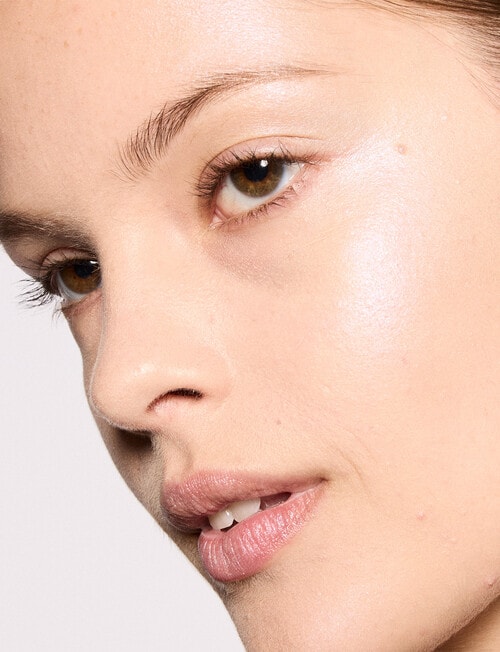 MAC Glow Play Bouncy Highlighter product photo View 03 L