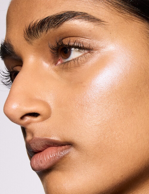 MAC Glow Play Bouncy Highlighter product photo View 04 L