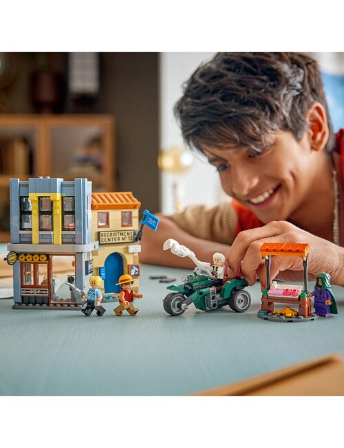 LEGO ONE PIECE Showdown With Captain Smoker, 75642 product photo View 04 L