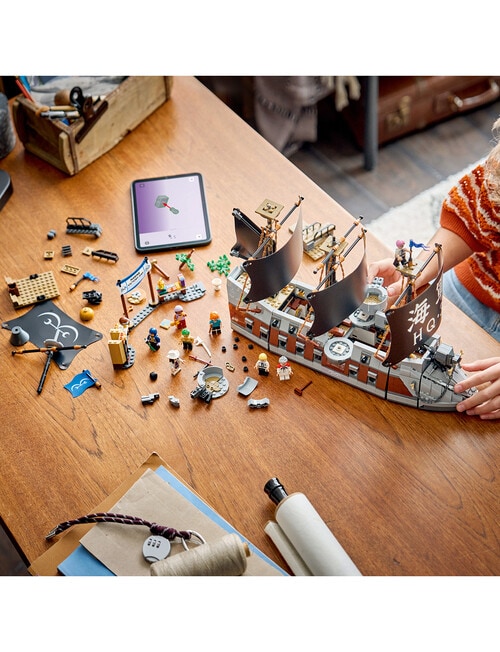 LEGO ONE PIECE Garp's Marine Battleship, 75646 product photo View 03 L