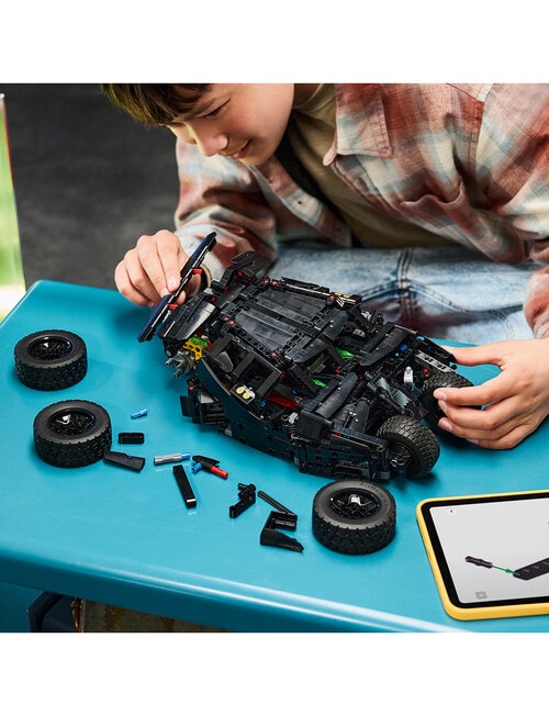 LEGO Technic Batmobile Tumbler, 42239 product photo View 03 L