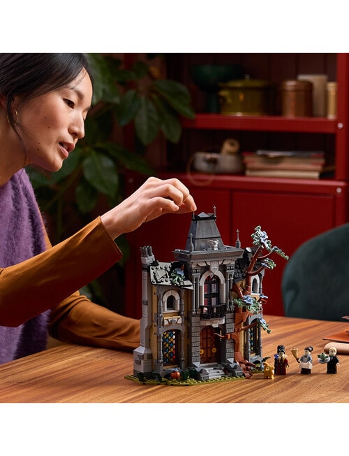 Lego Icons Mayor Manor, 11383 product photo View 03 L