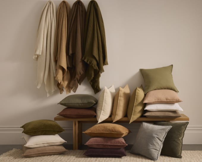 Lounge Cushions & Throws
