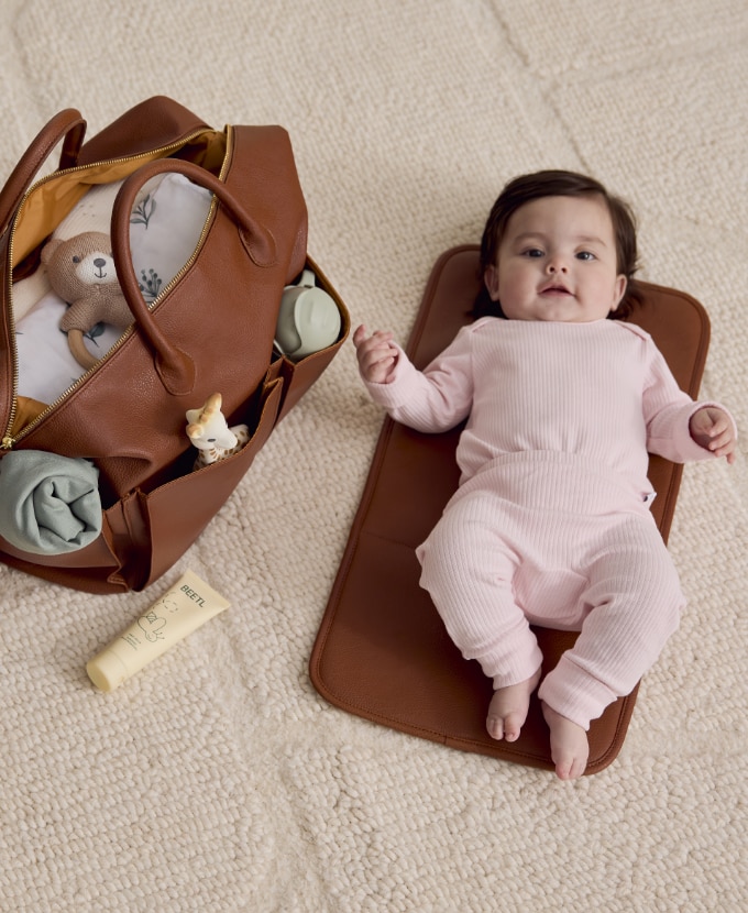 Shop changing & bath accessories