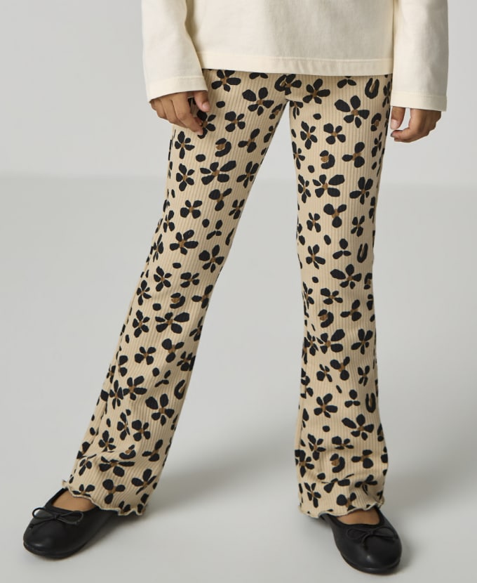 SHOP PANTS & LEGGINGS